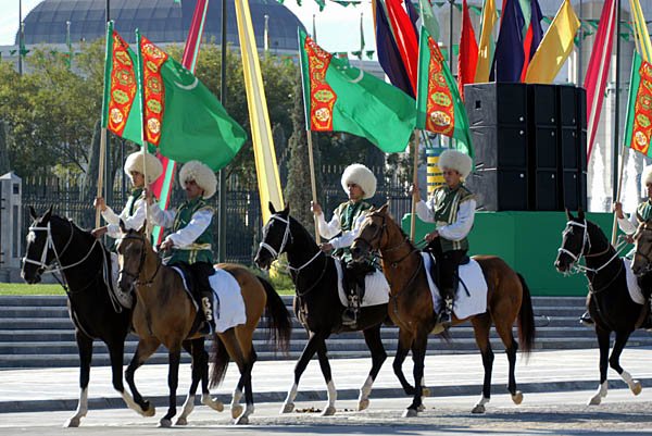 День скакуна в Туркмении.jpg